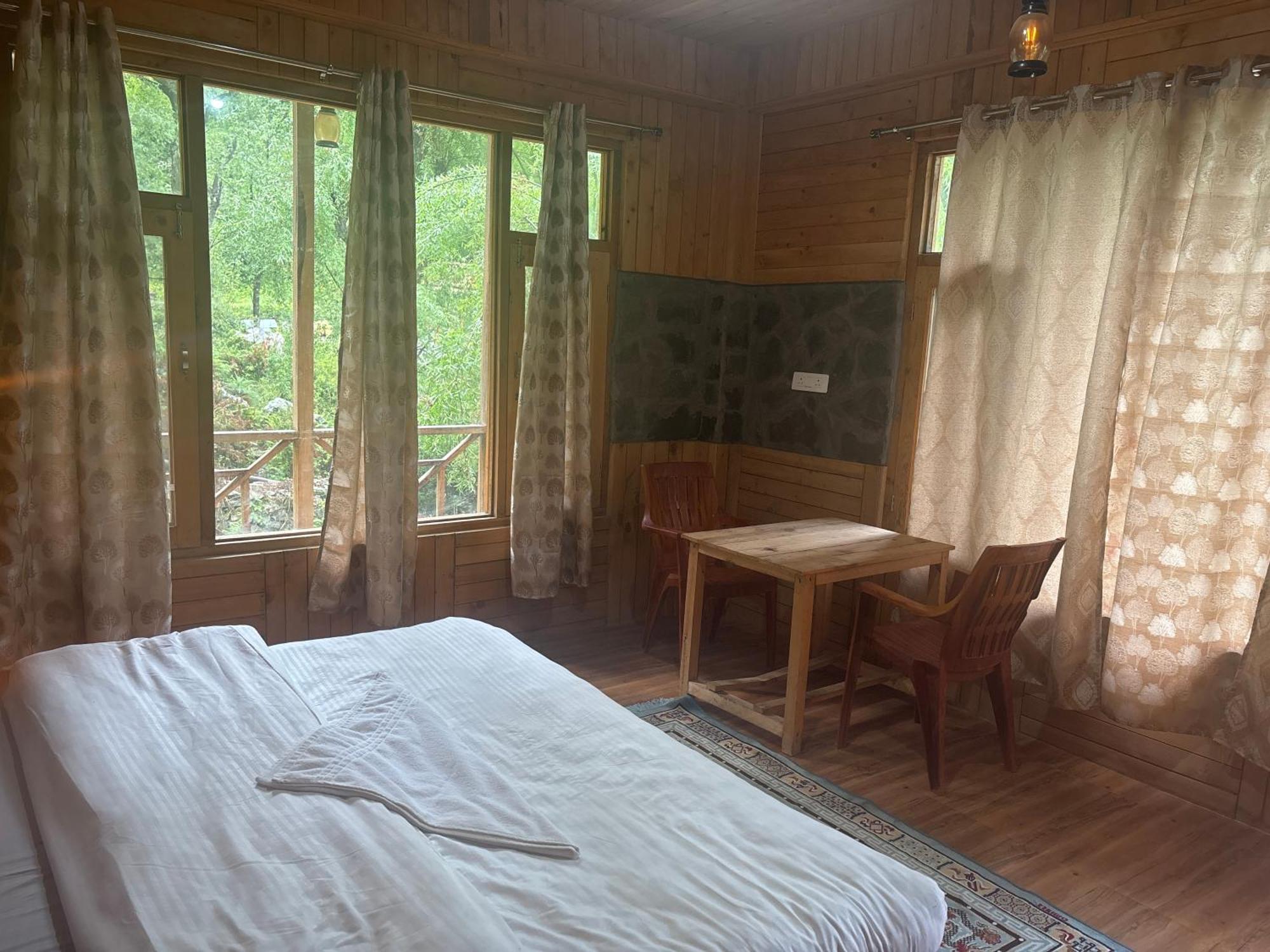 The Cozy Cabin, Jibhi Banjār Esterno foto