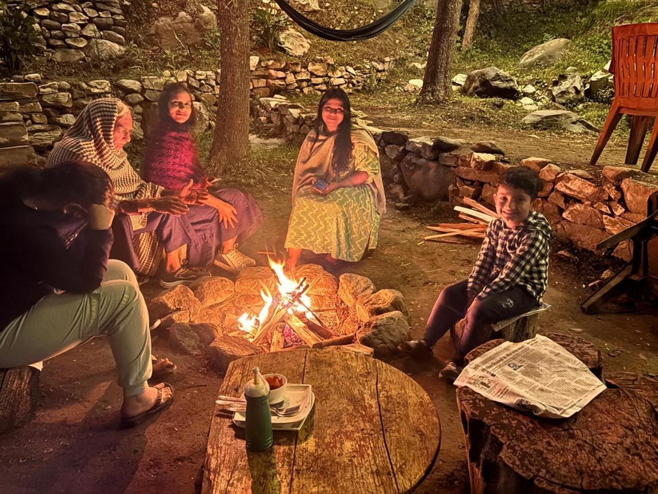 The Cozy Cabin, Jibhi Banjār Esterno foto
